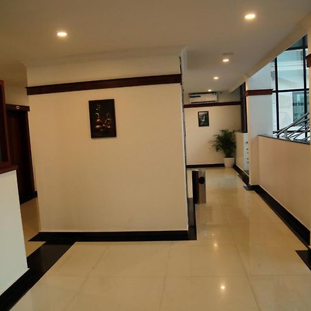 Hotel Savera Park Thrissur Bagian luar foto